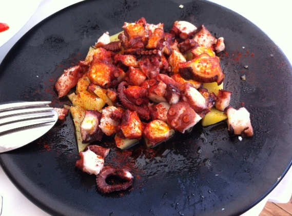Gueyu-Mar 1/2 ración de "pulpo de aquí"
